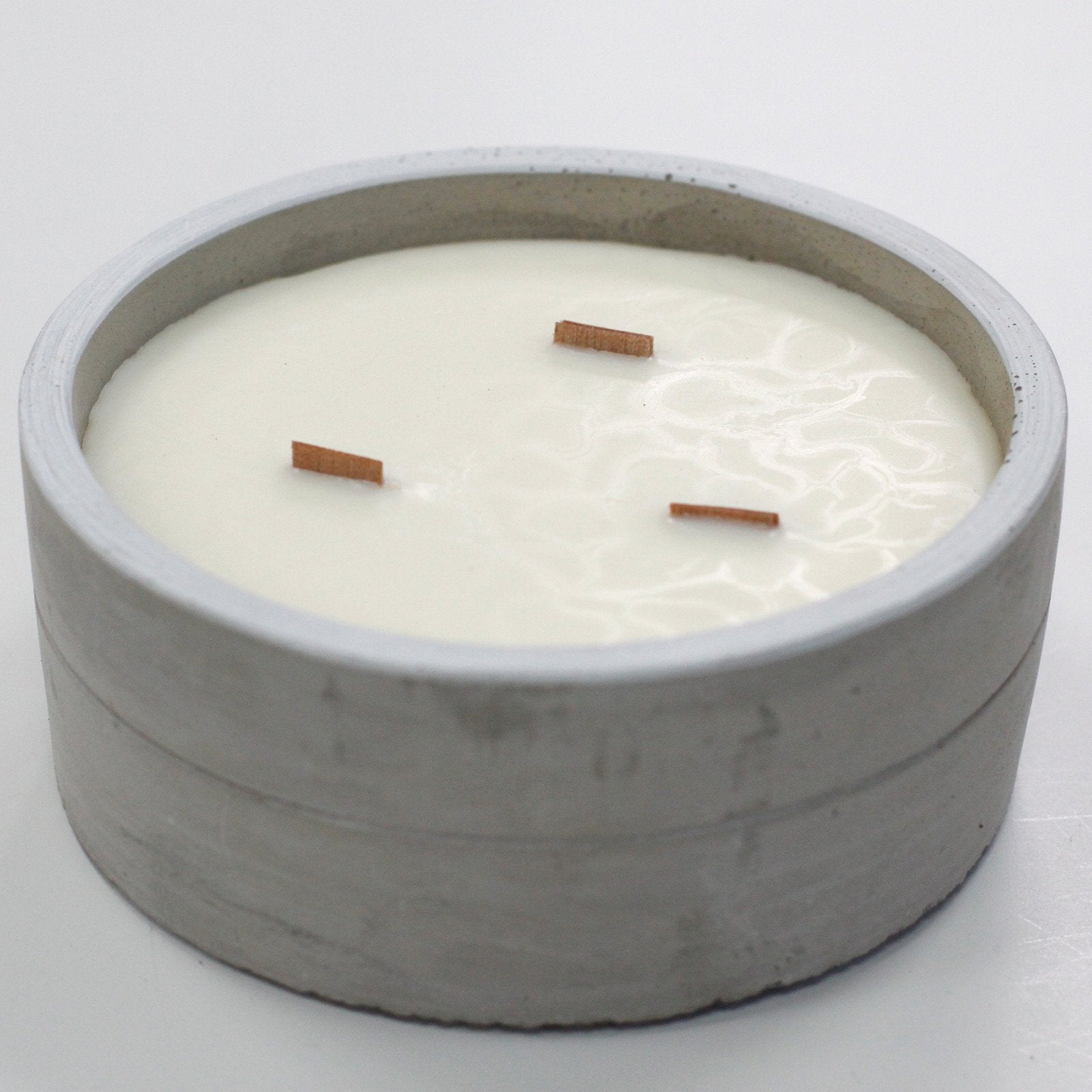 Large Round Crushed Vanilla and Orange Candle | #product_category# - OneRoofGifts