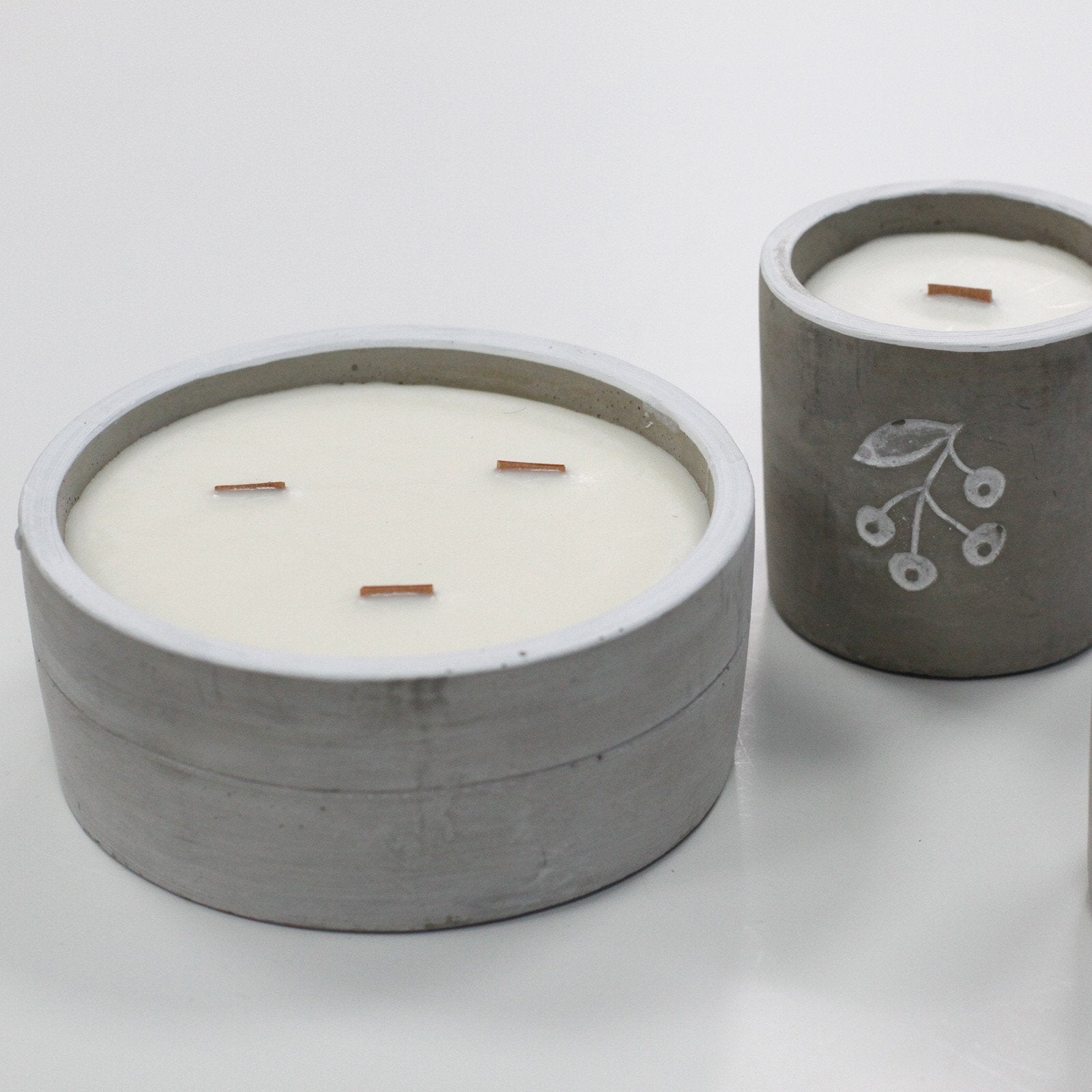 Medium Sweet Juniper Gin Candle | #product_category# - OneRoofGifts