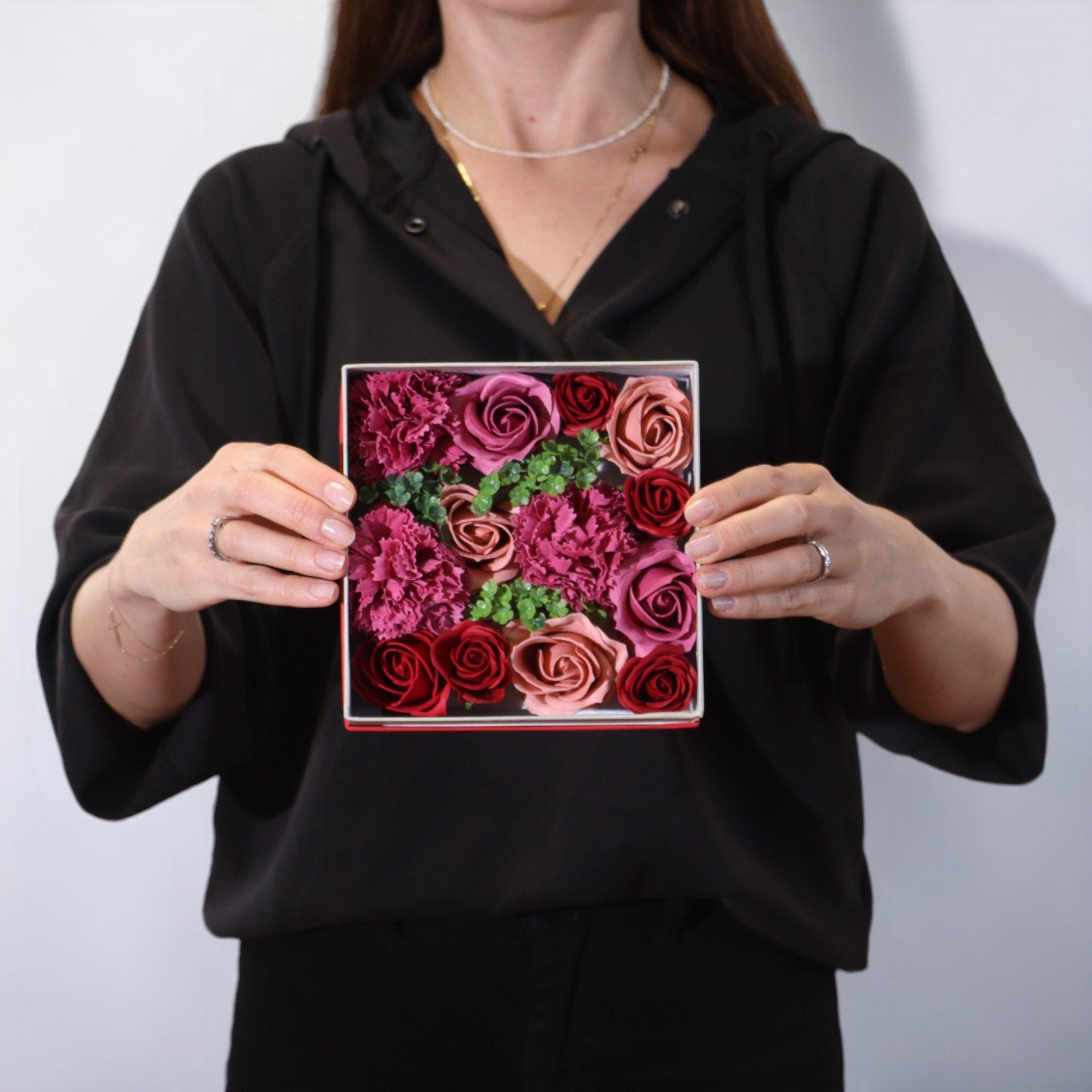 Vintage Roses Square Box | #product_category# - OneRoofGifts
